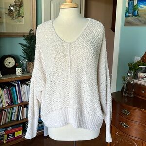 XL knitted white sweater